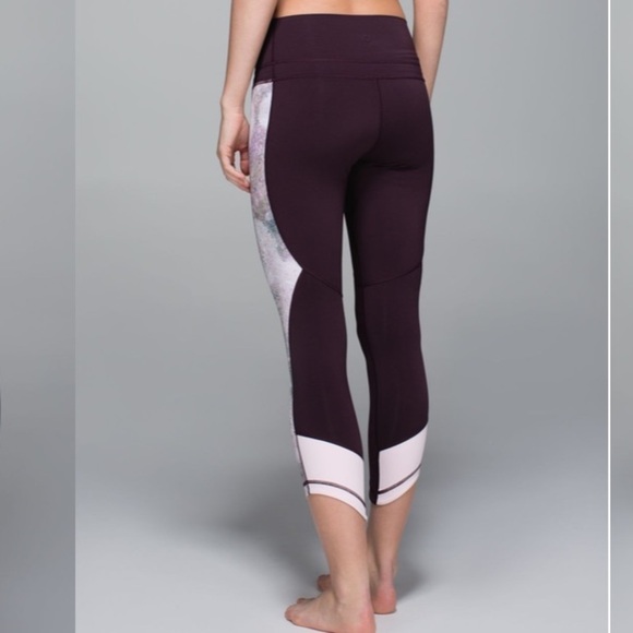 Lululemon Retreat 7/8 leggings J127 - Picture 3 of 12